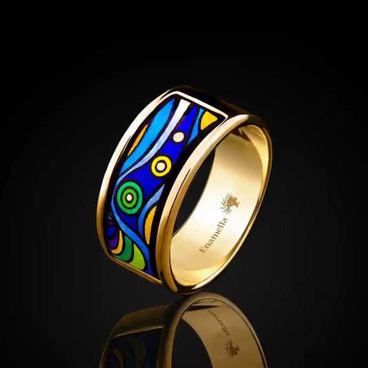 Yellow gold ring with the painting of Van Gogh's "Starry Night"